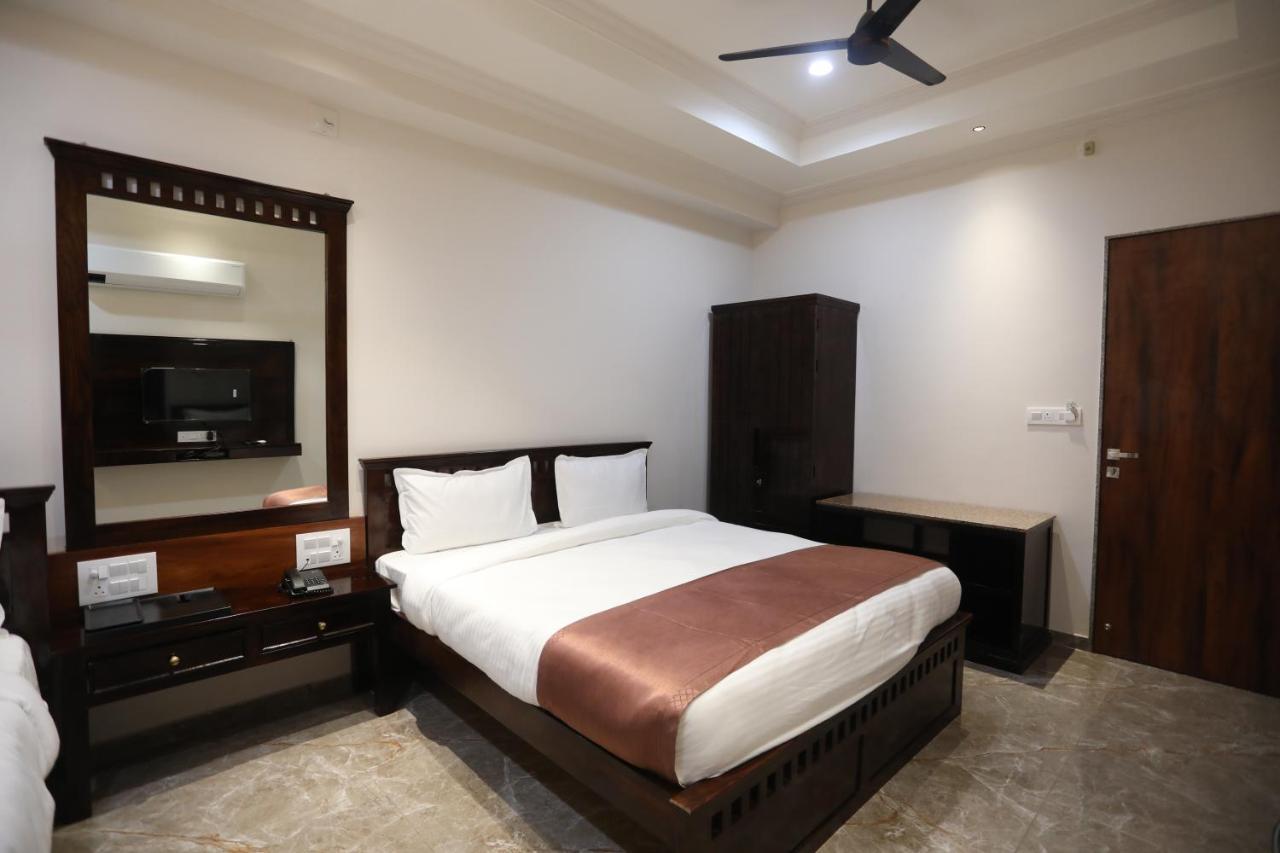 Chandan Kasturi Resort Dariawad Luaran gambar