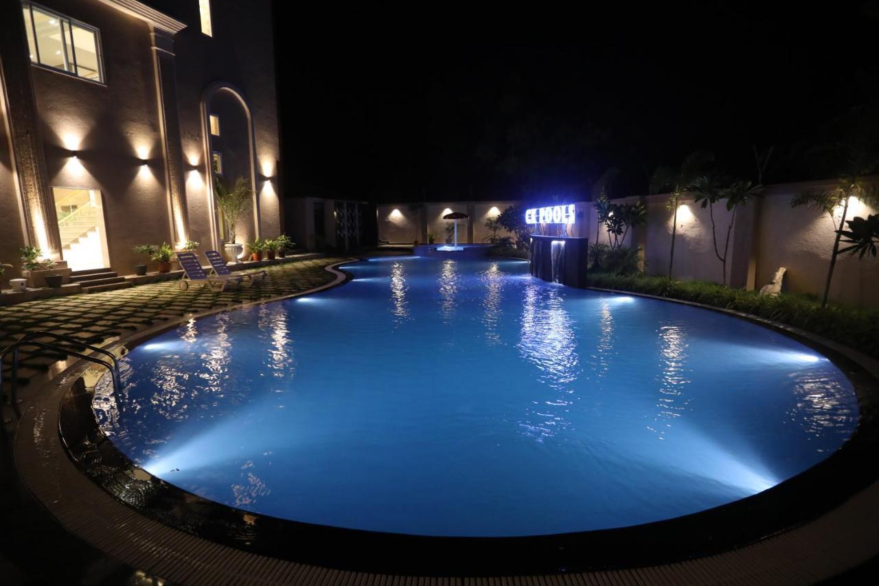 Chandan Kasturi Resort Dariawad Luaran gambar